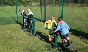 Mô hình sân chơi trường học – UK (1)