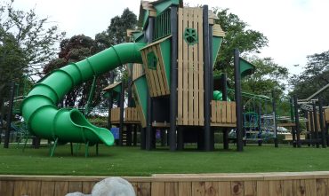 Mẫu sân chơi đẹp – Playground Center (New Zealand)