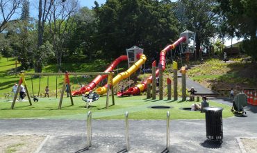 Mẫu sân chơi đẹp – Playground Center (New Zealand)