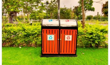 Thùng rác ngoài trời