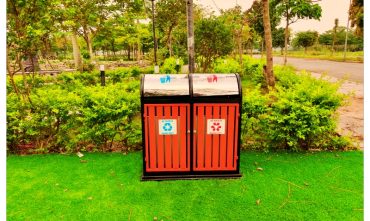 Thùng rác ngoài trời